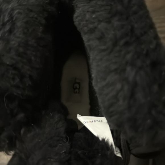 UGG women’s Adirondack Boot III. Size: 6.5. Waterproof. - Picture 8 of 9